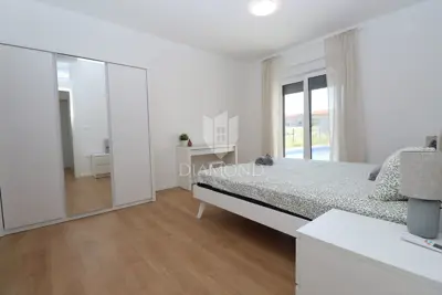 Labin, okolica, novogradnja sa bazenom okružena prirodom - 16
