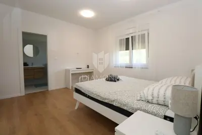 Labin, okolica, novogradnja sa bazenom okružena prirodom - 19