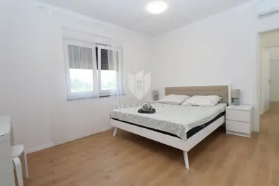 Labin, okolica, novogradnja sa bazenom okružena prirodom - 20