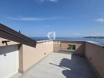 House 194 m², Crveni Vrh - 3 residential units