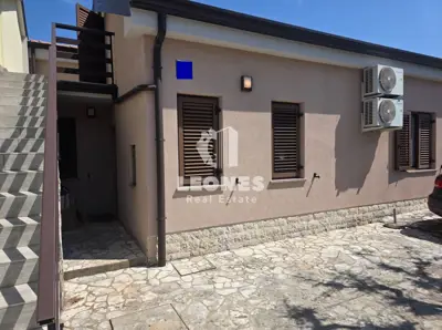 House 194 m², Crveni Vrh - 3 residential units - 12