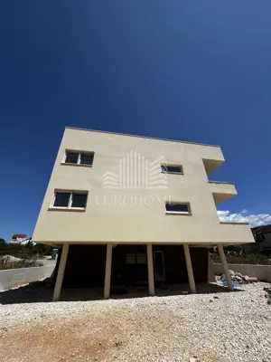 Penthouse 57 m², Bili brig, krovna terasa i pogled na more - 10
