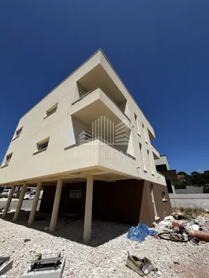 Penthouse 57 m², Bili brig, krovna terasa i pogled na more - 3