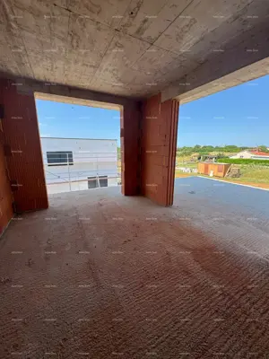 Kuća 140 m², Pula Monteserpo - Komunal, bazen i okućnica - 11