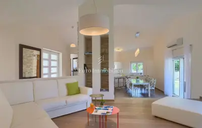 Vila 206 m², Labin - privatnost i otvoren pogled na prirodu - 22