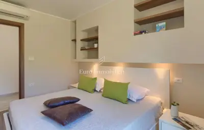 Vila 206 m², Labin - privatnost i otvoren pogled na prirodu - 15