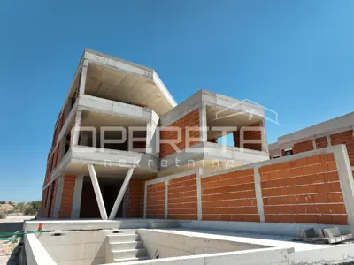 Stan 126 m², Vodice - privatni bazen i vrt - 6
