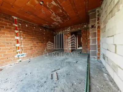 House 304 m², Oporovec - peaceful family location - 3