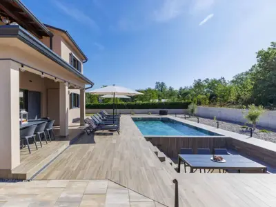 Kuća 188 m², Labin - bazen i uređena okućnica - 2