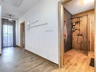 Kuća 188 m², Labin - bazen i uređena okućnica - 14