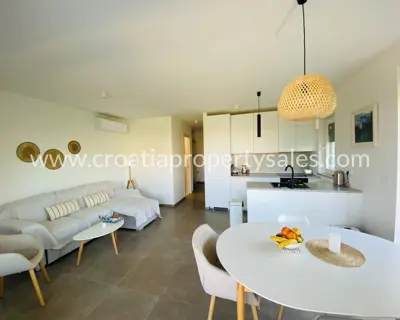 Stan 54 m², Otok Brač - namješten i useljiv - 11