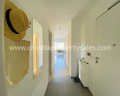 Stan 54 m², Otok Brač - namješten i useljiv - 10