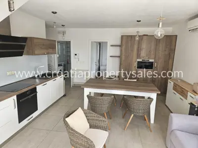 Wohnung, Trogir, 84 m², 3-Zimmer, 295 000 € - 3