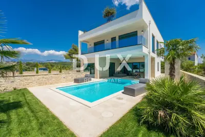 Zadar, Ljubač, kuća, 330 m², 40 m do mora