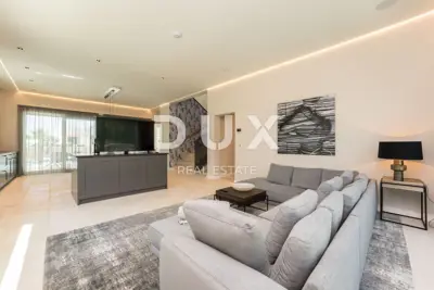 Villa 330 m², Ljubač - 2nd row to the sea and pool - 8