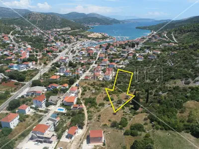 Baugrundstück 1 388 m², Marina - Meerblick - 2