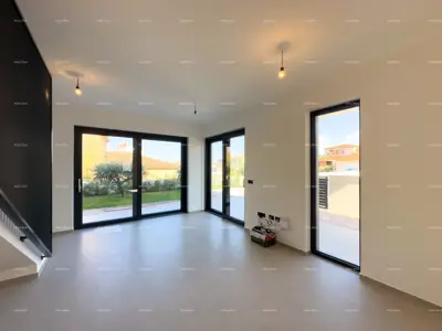 Medulin. Prodaje se dvojna vila sa bazenom i garažom - 10