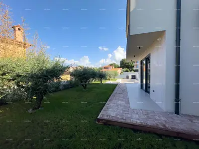Medulin. Prodaje se dvojna vila sa bazenom i garažom - 15