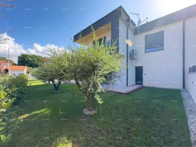 Medulin. Prodaje se dvojna vila sa bazenom i garažom - 14