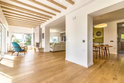 Haus zum Kauf in Šestine, 310 m² - 3