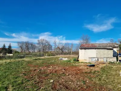 Central Istria, building plot with auxiliary building - 2