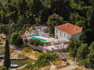Prostrana villa s bazenom, 1.red do mora - 2