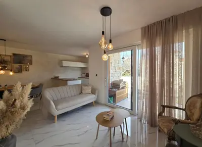 Kuća 94 m², Marčana - bazen i okućnica - 11