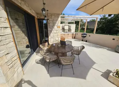 Kuća 94 m², Marčana - bazen i okućnica - 4