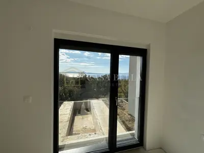 KRALJEVICA – moderna novogradnja s pogledom na more i bazenom! - 20
