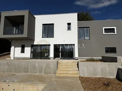 KRALJEVICA – moderna novogradnja s pogledom na more i bazenom! - 4