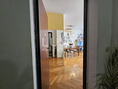 Wohnung 81,2 m², Žnjan - 3 Zimmer, Loggia und Hof - 5
