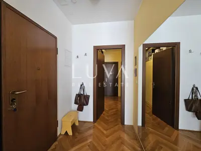 Wohnung 81,2 m², Žnjan - 3 Zimmer, Loggia und Hof - 8