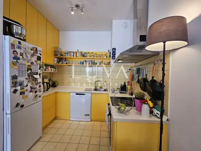 Wohnung 81,2 m², Žnjan - 3 Zimmer, Loggia und Hof - 7