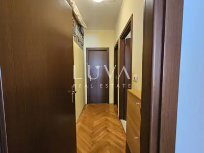 Wohnung 81,2 m², Žnjan - 3 Zimmer, Loggia und Hof - 9