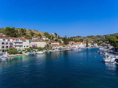 Apartmanska kuća 527 m², Otok Brač - pogled na more