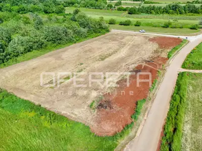 Landwirtschaftliches Grundstück 881 m², Brtonigla - an der asphaltierten Straße - 7
