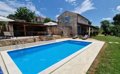 Renovated Istrian stone house with pool. Lovreć.