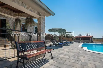 Villa 100 m² in Rogoznica, Meerblick und Privatsphäre - 2