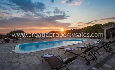 Villa 100 m² in Rogoznica, Meerblick und Privatsphäre - 8