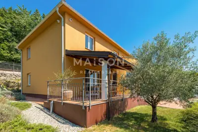 Za najam od 04. 2028: Vila s očaravajućim pogledom na more - 16