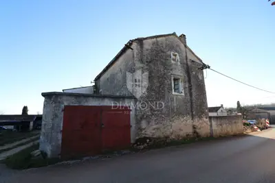 House 123 m², Žminj - yard 415 m² and adaptation - 20