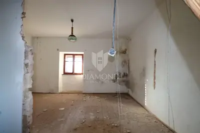 House 123 m², Žminj - yard 415 m² and adaptation - 5