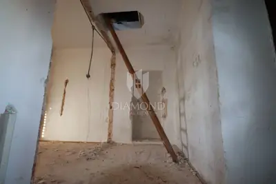 House 123 m², Žminj - yard 415 m² and adaptation - 6