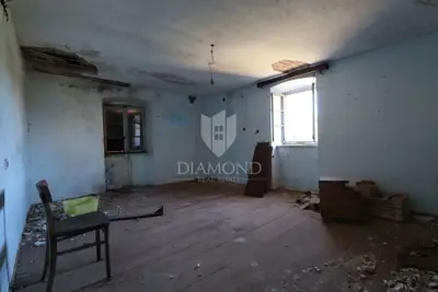 House 123 m², Žminj - yard 415 m² and adaptation - 16