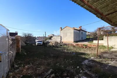 House 123 m², Žminj - yard 415 m² and adaptation - 4