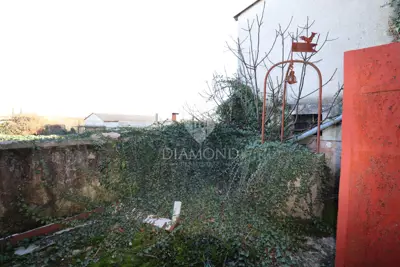 House 123 m², Žminj - yard 415 m² and adaptation - 10