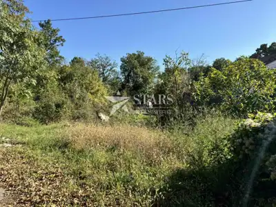 Građevinsko zemljište 1.269 m², Spinčići - mirno okruženje - 2
