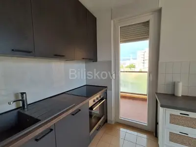 Stan 88 m², Mertojak, Split - 3 spavaće sobe i 3 lođe - 3