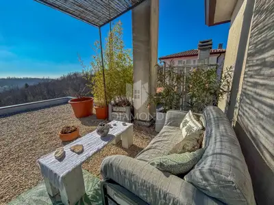 Haus 250 m², Umgebung von Buje - 4 Schlafzimmer und 3 Einheiten - 4