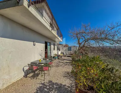 Haus 250 m², Umgebung von Buje - 4 Schlafzimmer und 3 Einheiten - 13
